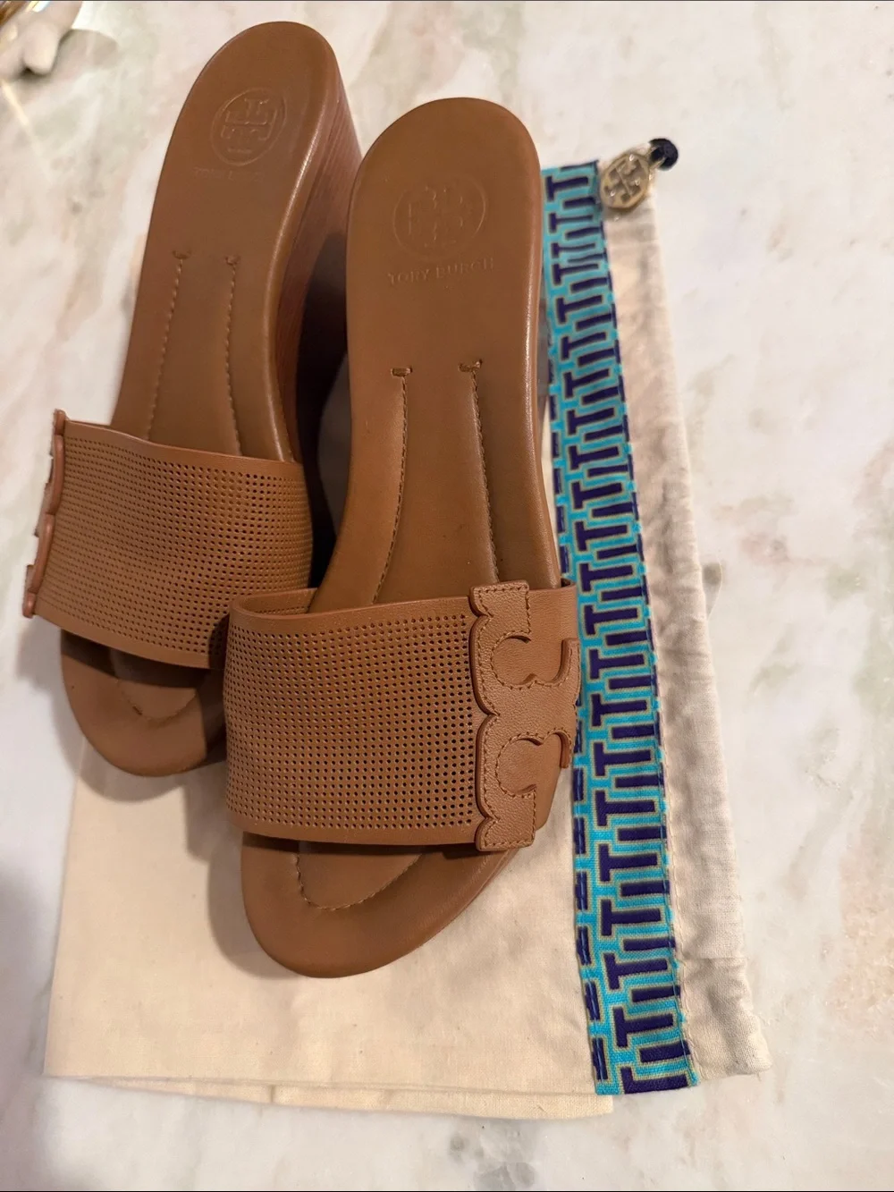 ✨ TORY BURCH Mikael 6.5 PERFORATED WEDGE SLIDE SANDALS — Royal tan ✨ Excellent